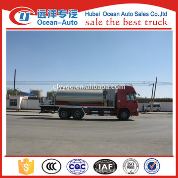 SINOTRUK 12000L asphalt sprayer truck for sale